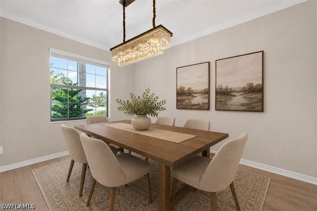 9452 Foxglove LN, Naples, FL 34120
