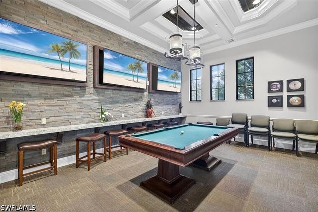 9452 Foxglove LN, Naples, FL 34120