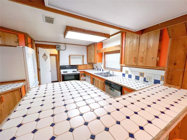 25825 W NEWBERRY ROAD, Newberry, FL 32669