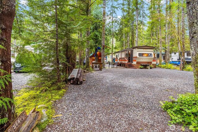 123 4 Drial Loop, Deming, WA 98244