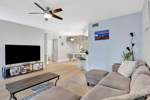 6560 Chasewood Drive D, Jupiter, FL 33458