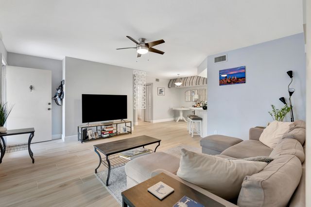 6560 Chasewood Drive D, Jupiter, FL 33458