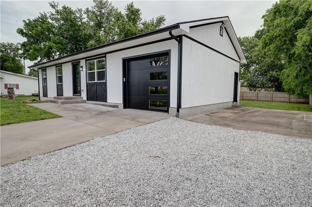 105 W Baltic Street, Kingsville, MO 64061