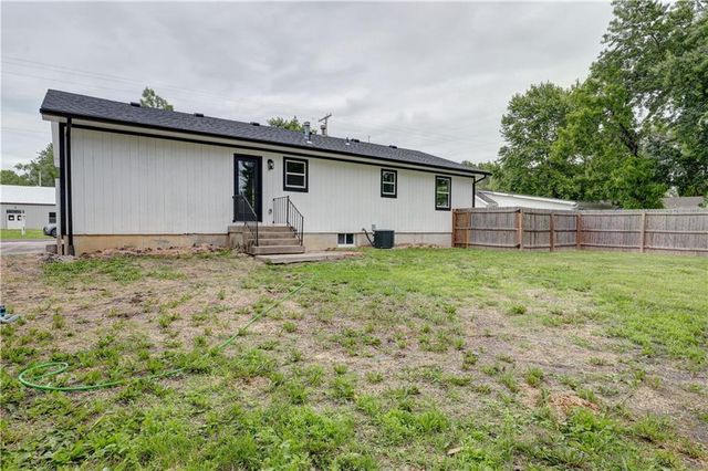 105 W Baltic Street, Kingsville, MO 64061