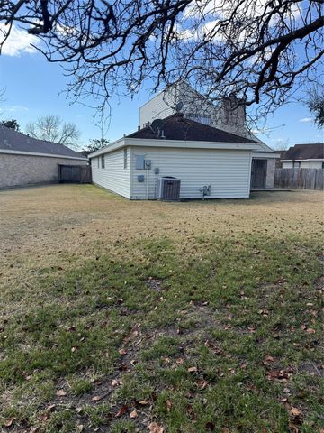 6103 Linnhaven Drive, Houston, TX 77072