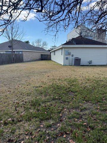 6103 Linnhaven Drive, Houston, TX 77072