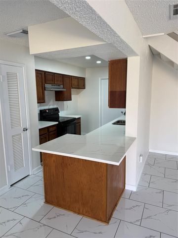 6103 Linnhaven Drive, Houston, TX 77072