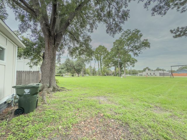 106 N Magnolia Street, Summerville, SC 29483