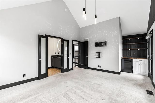 930 S Harmony Avenue, Independence, MO 64056