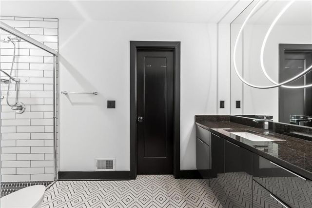 930 S Harmony Avenue, Independence, MO 64056