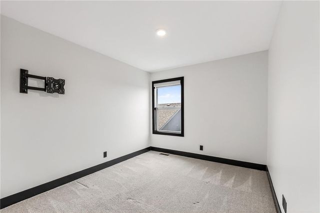 930 S Harmony Avenue, Independence, MO 64056