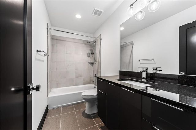 930 S Harmony Avenue, Independence, MO 64056