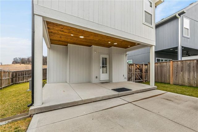 930 S Harmony Avenue, Independence, MO 64056