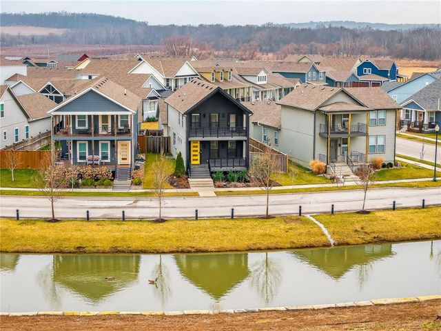 930 S Harmony Avenue, Independence, MO 64056