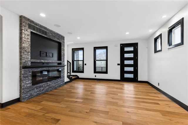 930 S Harmony Avenue, Independence, MO 64056