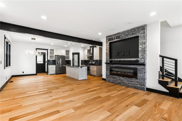 930 S Harmony Avenue, Independence, MO 64056