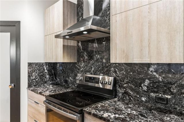 930 S Harmony Avenue, Independence, MO 64056