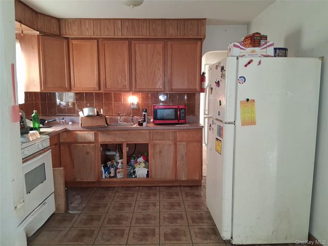 216-24 132nd Avenue, Springfield Gardens, NY 11413