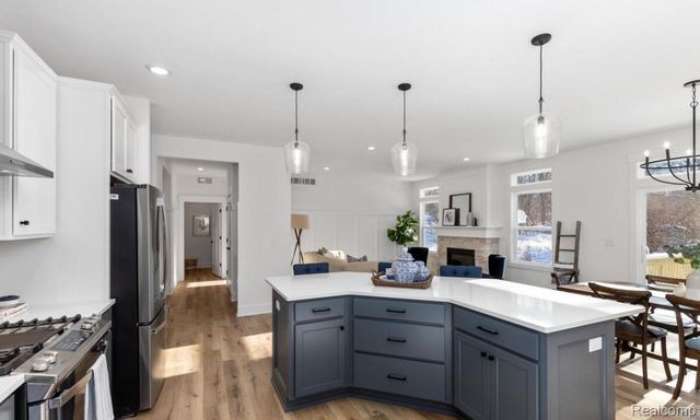 8858 Lapham Drive Ne, Algoma Township, MI 49341