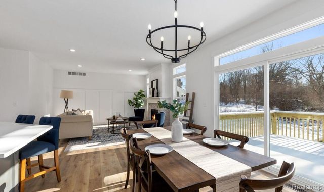 8858 Lapham Drive Ne, Algoma Township, MI 49341