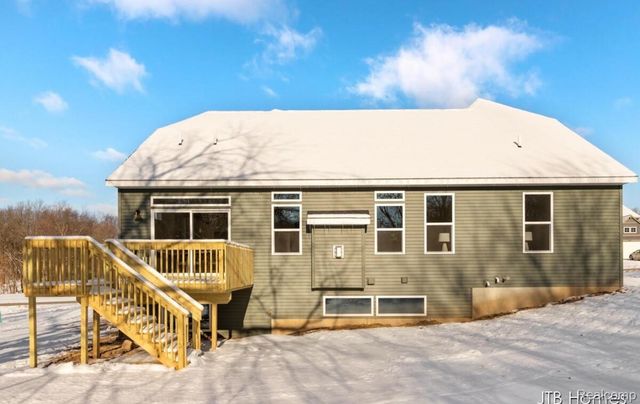 8858 Lapham Drive Ne, Algoma Township, MI 49341