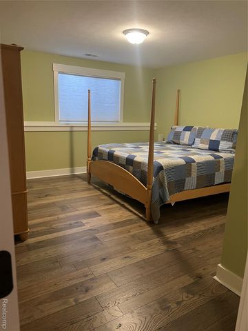 8858 Lapham Drive Ne, Algoma Township, MI 49341