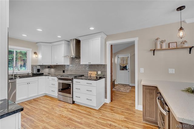 4000 North Hampton Brook Drive, Hamburg, NY 14075