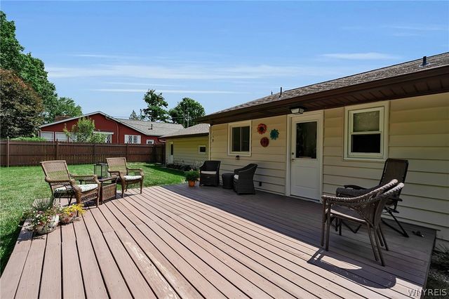 4000 North Hampton Brook Drive, Hamburg, NY 14075