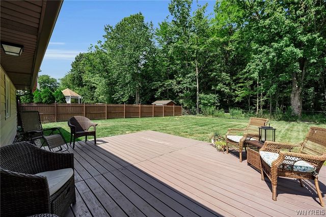 4000 North Hampton Brook Drive, Hamburg, NY 14075