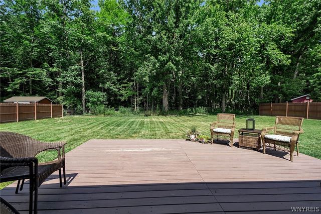4000 North Hampton Brook Drive, Hamburg, NY 14075