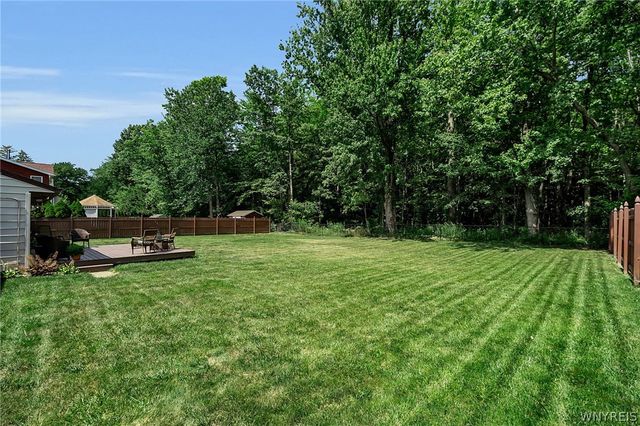 4000 North Hampton Brook Drive, Hamburg, NY 14075