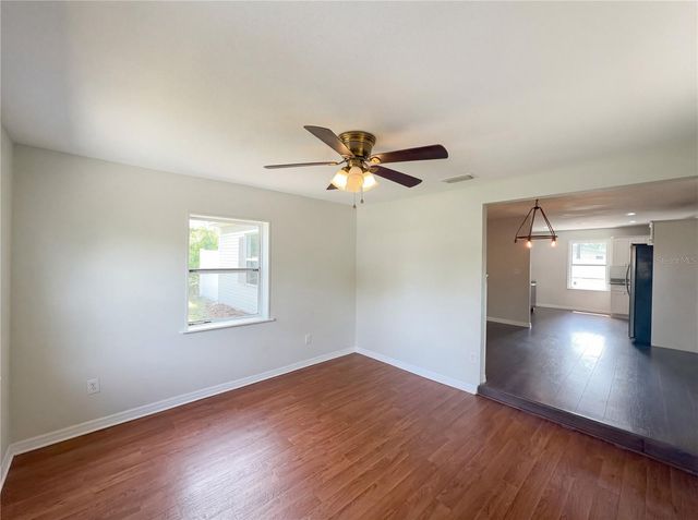 324 BASSEDENA CIRCLE S, Lakeland, FL 33805