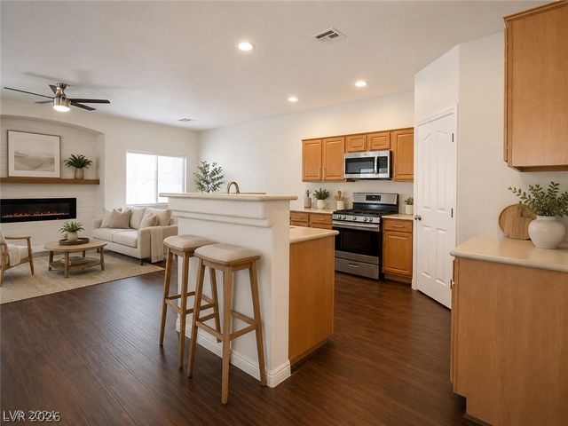 1160 Volcanic Garden Court 103, Las Vegas, NV 89183