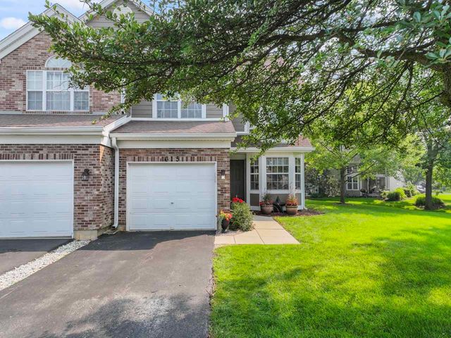 615 Kingsbridge Drive, Carol Stream, IL 60188