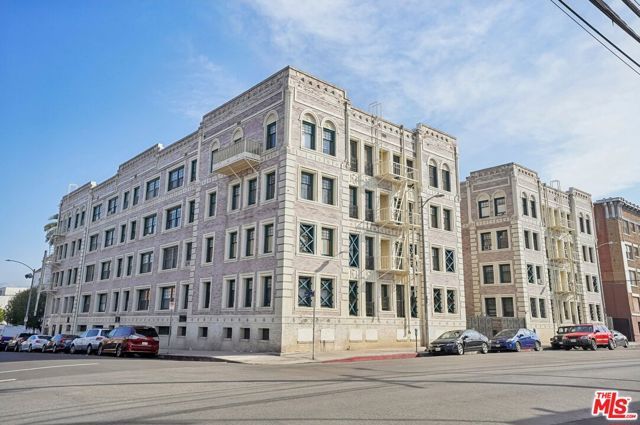 2121 James M Wood Boulevard 414, Los Angeles, CA 90006