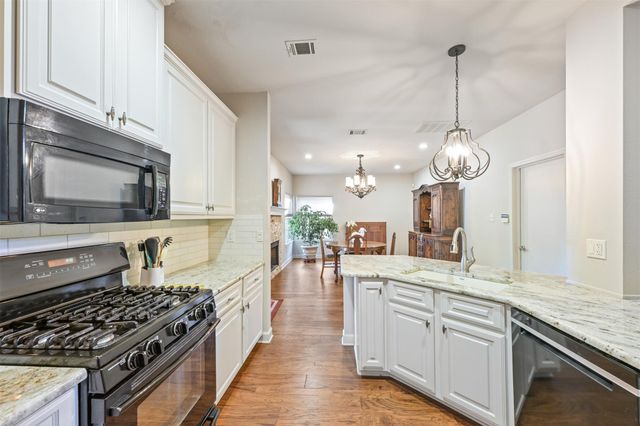 411 Steeplechase DR, Georgetown, TX 78626
