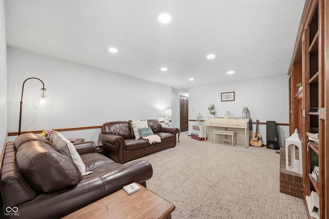 108 S Lansdown Way, Anderson, IN 46012
