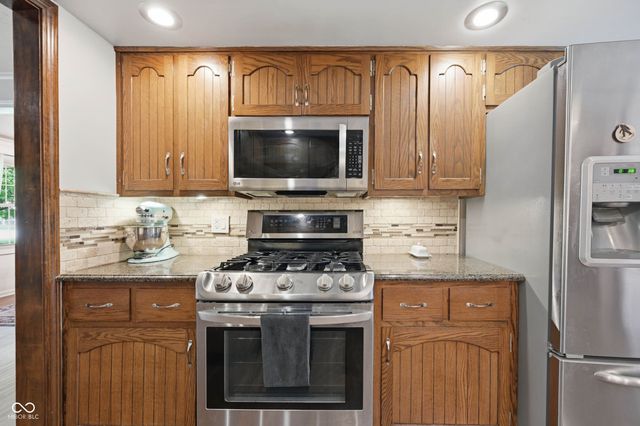 108 S Lansdown Way, Anderson, IN 46012