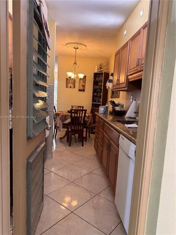 17090 NE 14th Ave 107, Miami, FL 33162