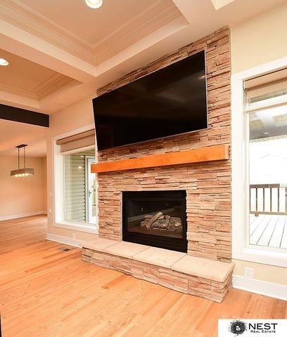 9712 Andre Circle, Lincoln, NE 68526