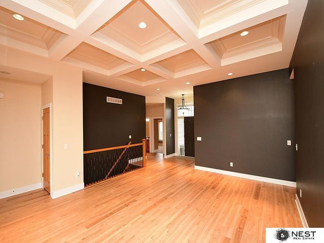 9712 Andre Circle, Lincoln, NE 68526