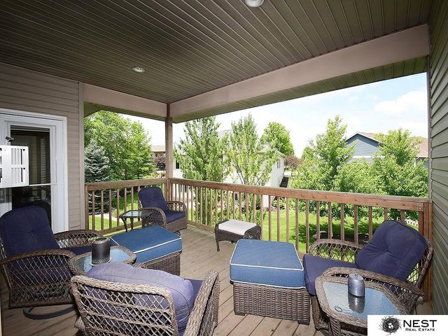 9712 Andre Circle, Lincoln, NE 68526