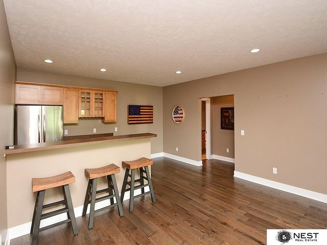 9712 Andre Circle, Lincoln, NE 68526