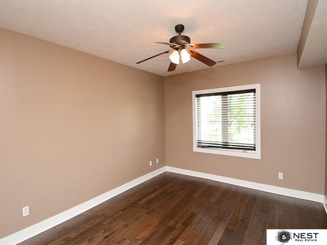 9712 Andre Circle, Lincoln, NE 68526