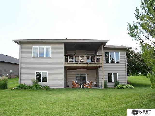 9712 Andre Circle, Lincoln, NE 68526