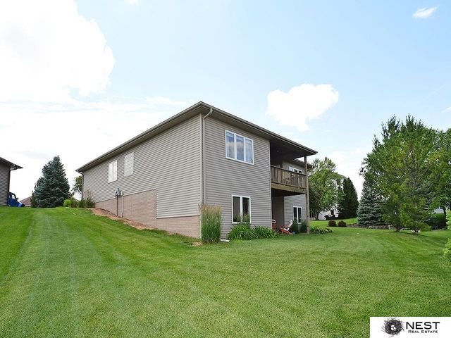 9712 Andre Circle, Lincoln, NE 68526