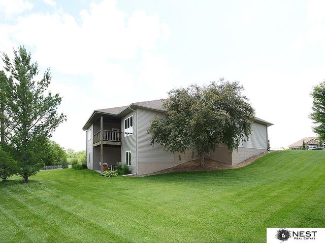 9712 Andre Circle, Lincoln, NE 68526