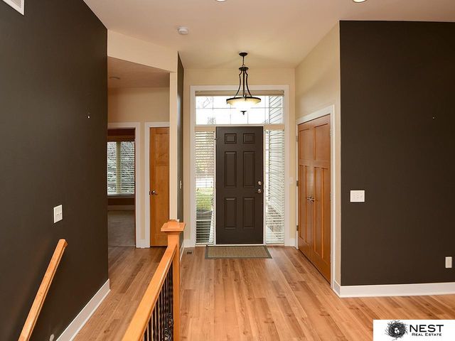 9712 Andre Circle, Lincoln, NE 68526