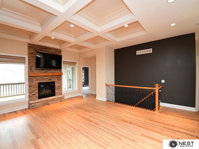 9712 Andre Circle, Lincoln, NE 68526