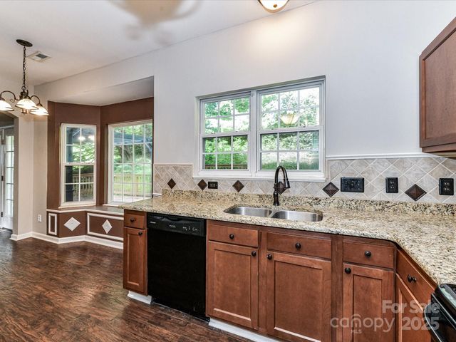6027 Edinmeadow Lane, Charlotte, NC 28269